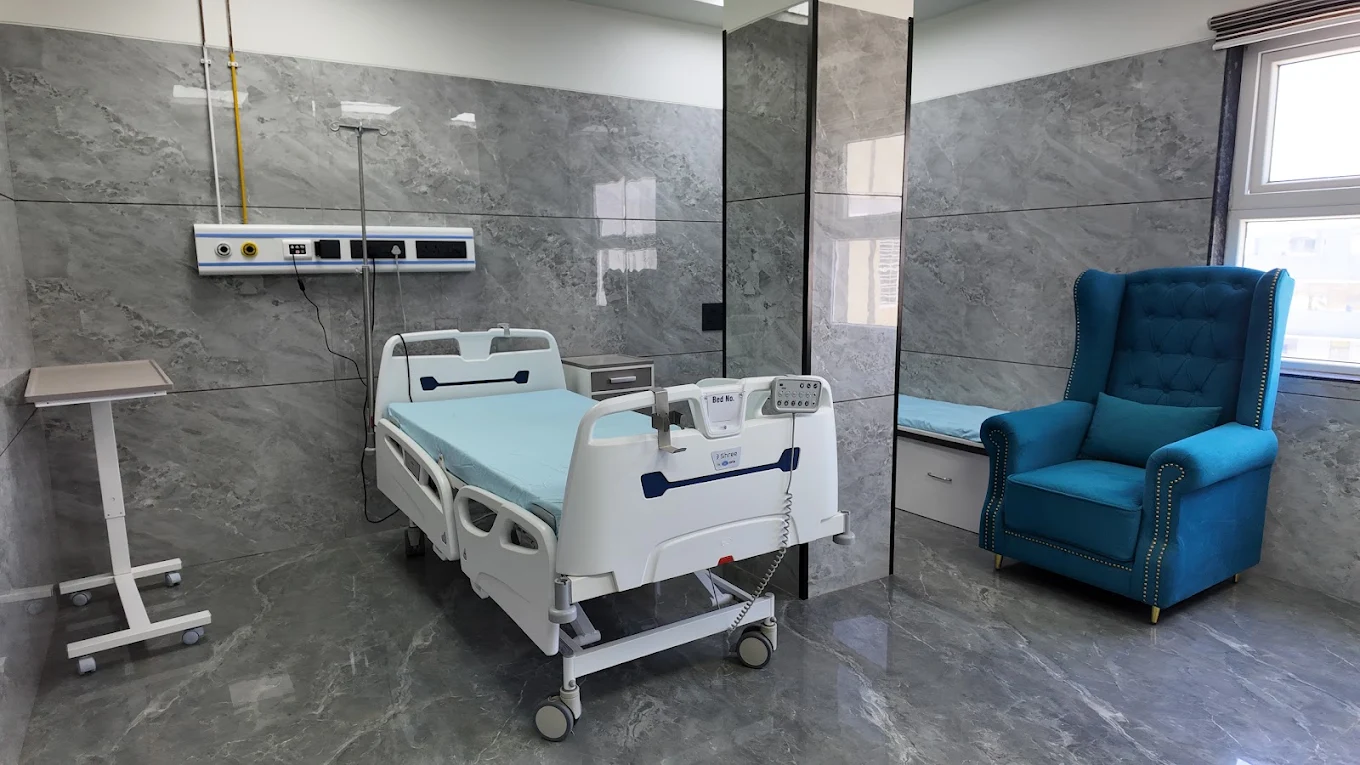 Delux Room - Vakratunda Hospital
