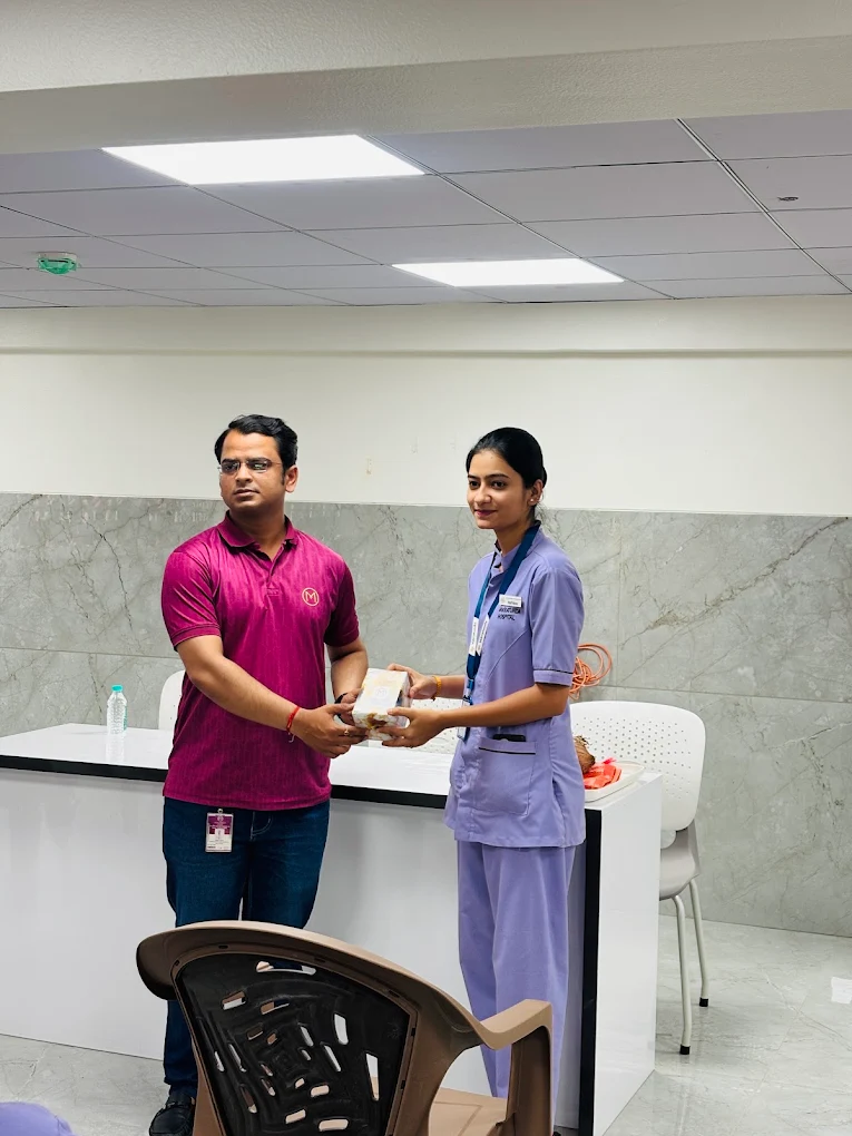 Felicitation Of Nurse - Vakratunda Hospital