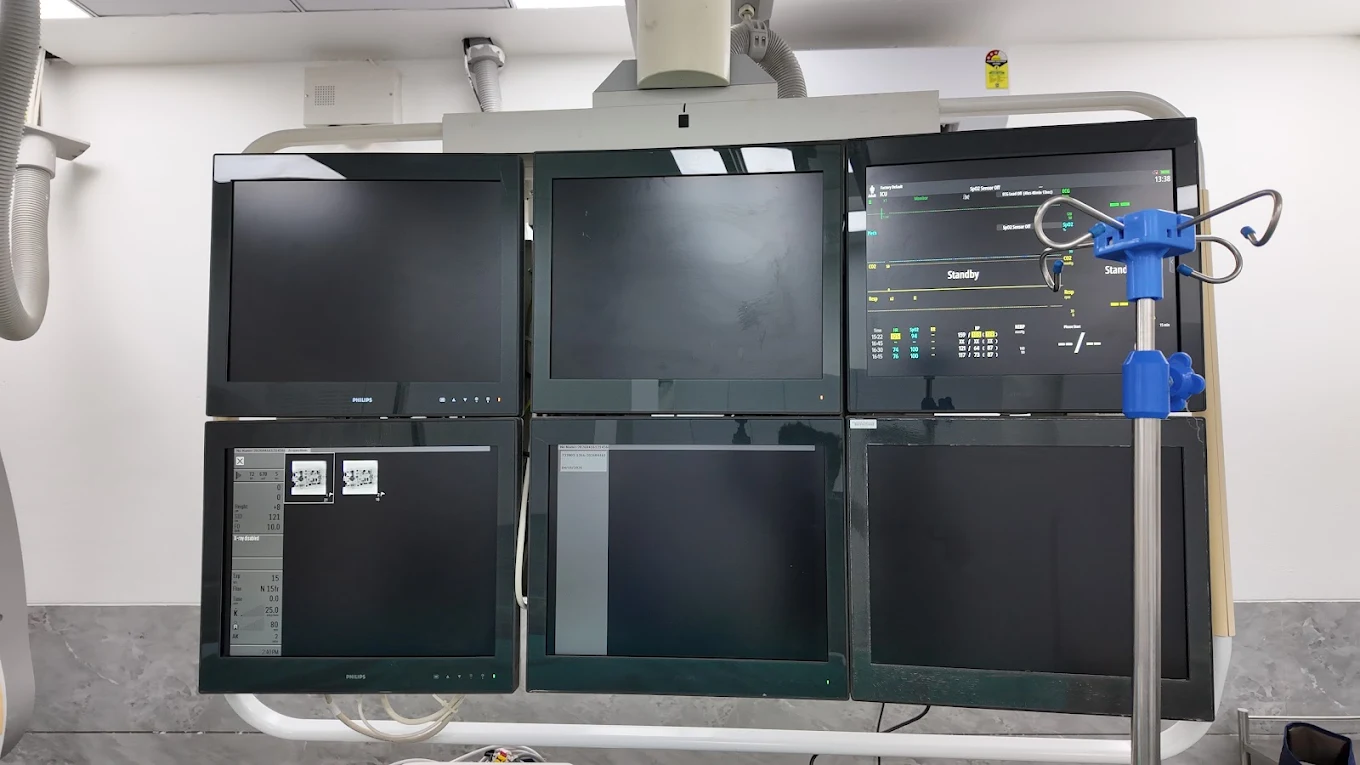 Screens Of Advance OT - Vakratunda Hospital