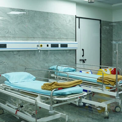 Air conditioned hospital patient room in Nashik with hygienic and comfortable environment
